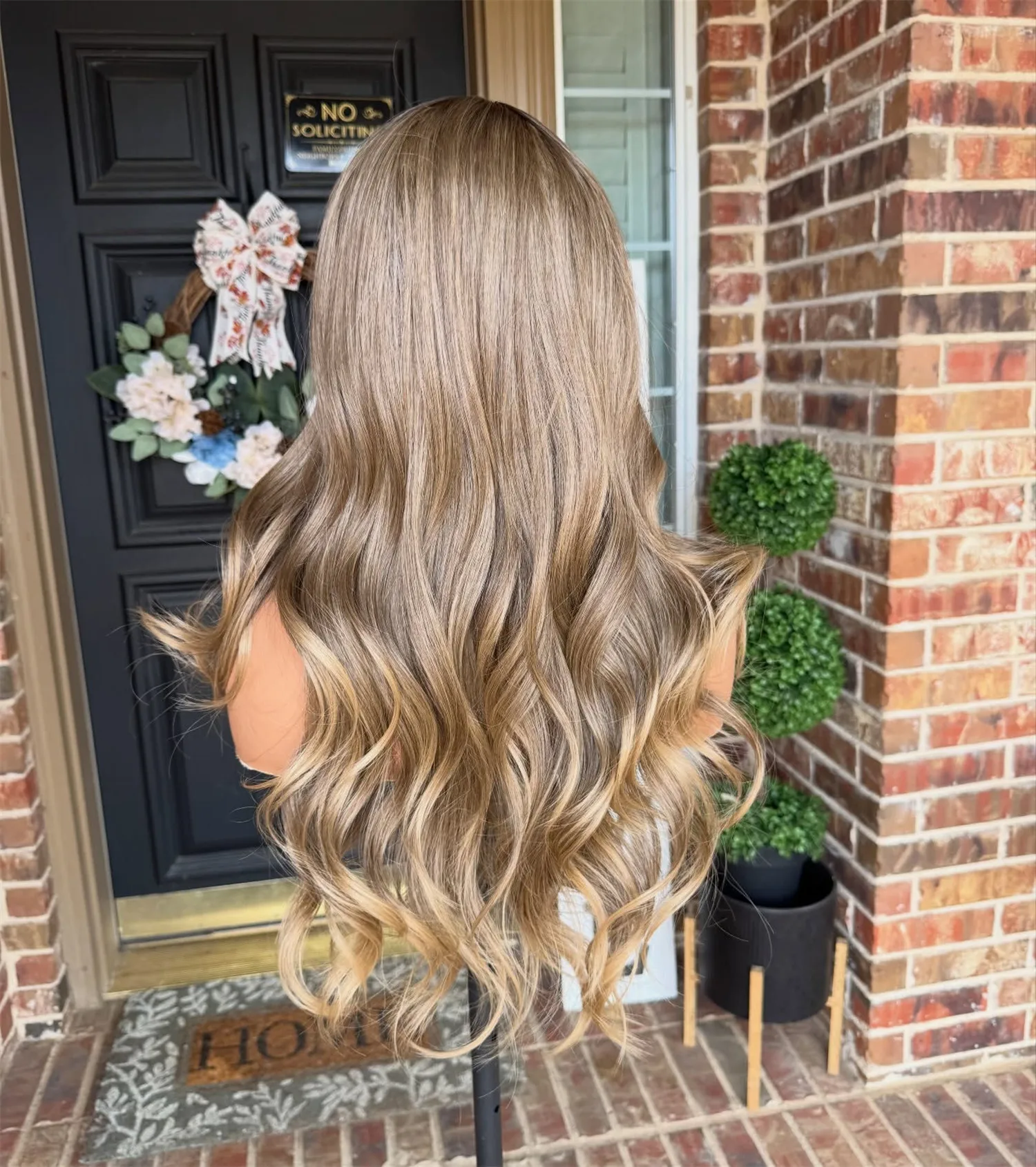 Body Wave Wig Soft 13x4 Ombre Warm Brown Synthetic Lace Wig for Women Blonde Balayage Loose Wave Glueless Hair Beginner Friendly
