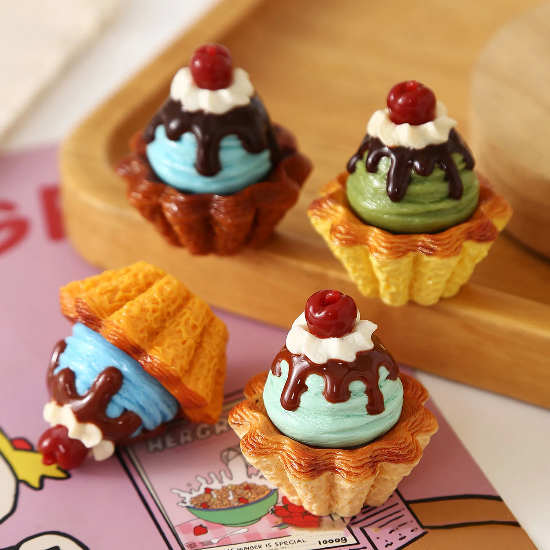 2pcs Resin Simulation Figurine Chocolate Sauce-Filled Ice Cream Ball Tart DIY Miniature Room Scene Decoration Items Accessories