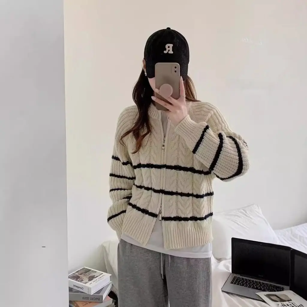 

Women's French Retro Twist Zipper Lapel Knitted Cardigan Autumn Winter Thick Sweater Coat for Casual Lazy Style