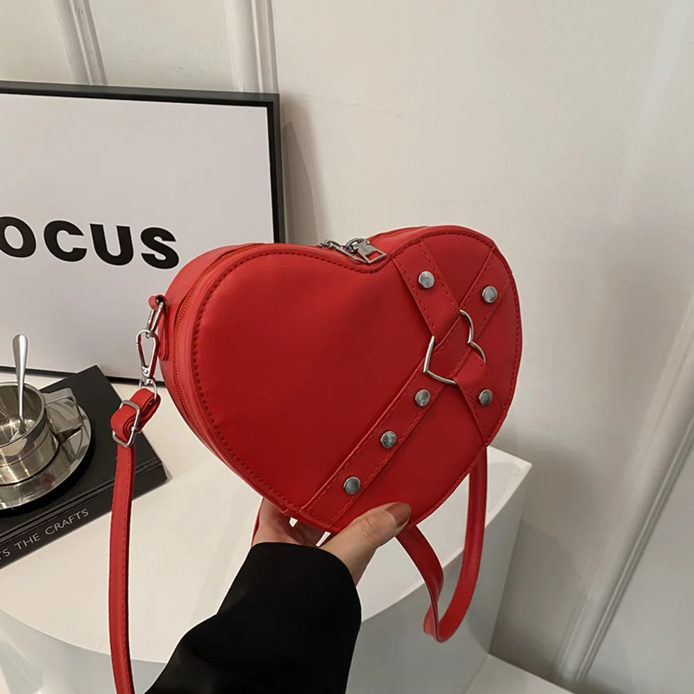 حقيبة صغيرة عصرية على شكل قلب للنساء 2025 حقيبة كروس غير رسمية ذات اتجاه جديد، حقيبة كتف لطيفة وشخصية #1