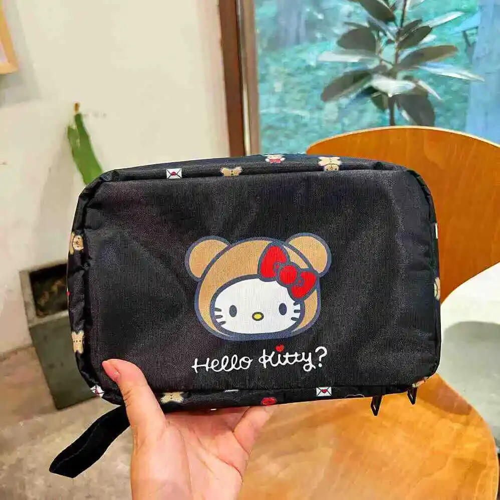 Bolsa de maquillaje portátil plegable de Anime Kawaii Sanrios Hellokittys Bear, bolsa colgante de almacenamiento multifuncional a prueba de polvo para baño de viaje