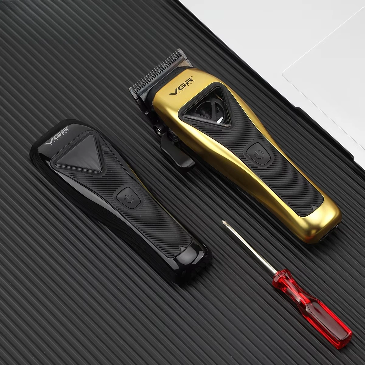 VGR V-015 DLC Blade Vector Motor 9000 rpm Haircut Charging Professional Men's Haircut Fader