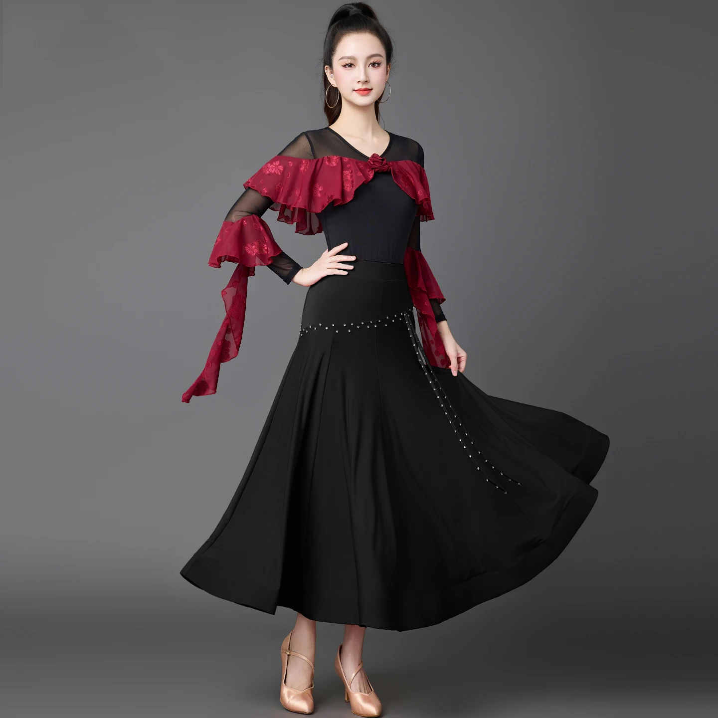 Danza moderna 2026 Valzer standard nazionale delle nuove donne Pratica di danza sociale Top a maniche lunghe Mezza gonna Abito da ballo XH3952