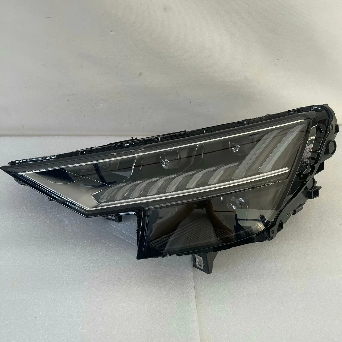For Hot Selling Latest Model for Audi Q8 RSQ8 LED Matrix Headlight OEM 2019 2020 2021 2022 2023 Original Q8 RSQ8 Body Kit