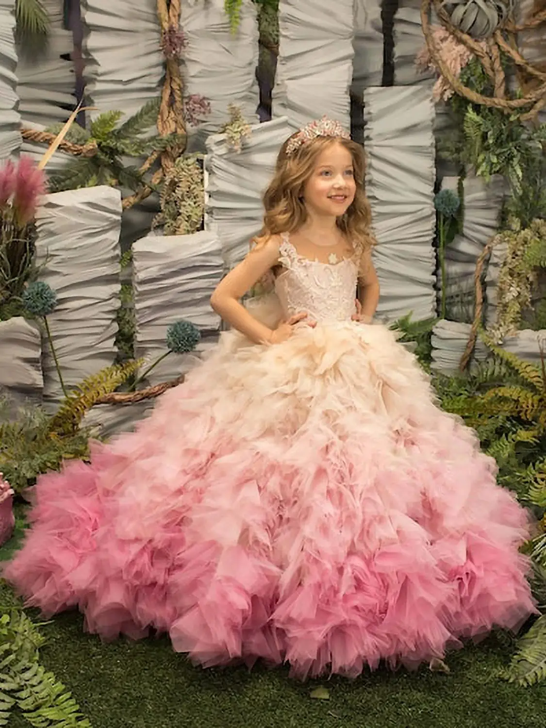 

Graduated Color Gown for Wedding Or Birthday High-End Designer Customized High-Resolution Image Women's Special Occasion Dress