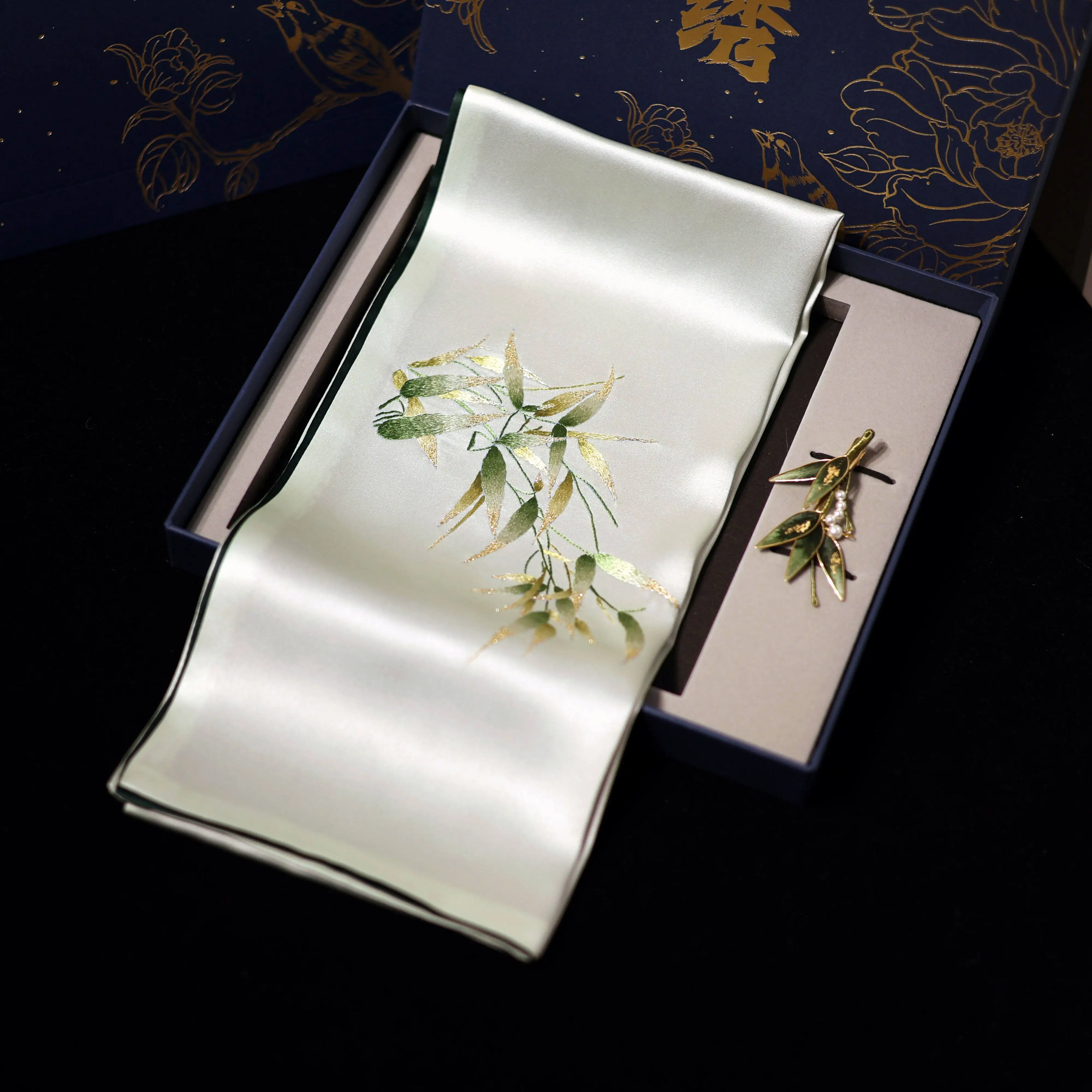 Suzhou Embroidery Silk Handmade Embroidery Scarf Velvet Flower Barrettes Set Silk Scarf Non-Heritage Business to Give Mom Gift