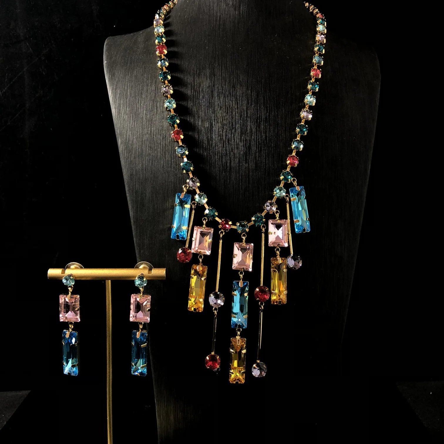 Vintage Zircon Jewelry Set for Women High-End Light Luxury European American Style Earrings Necklace Combo 2026