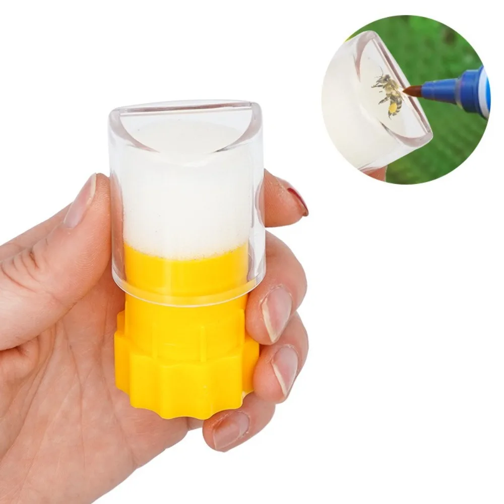 Durable Plastic Queen Bee Marking Catcher Handed Strong Bee Cage with Plunger Bee Marker Bottle For Beekeeper Equipment