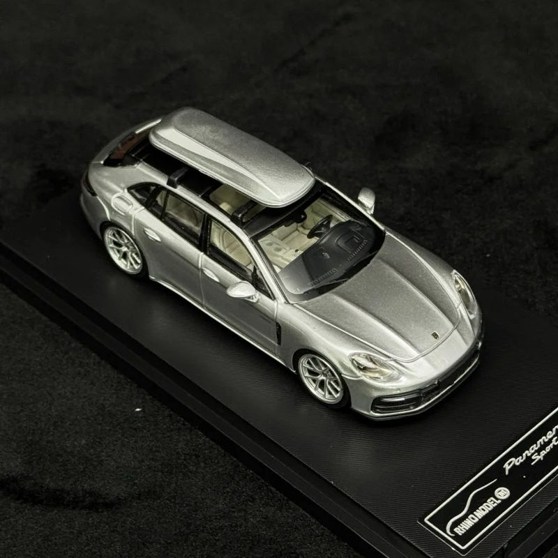 In Stock RM 1:64 Panamera station wagon alloy model