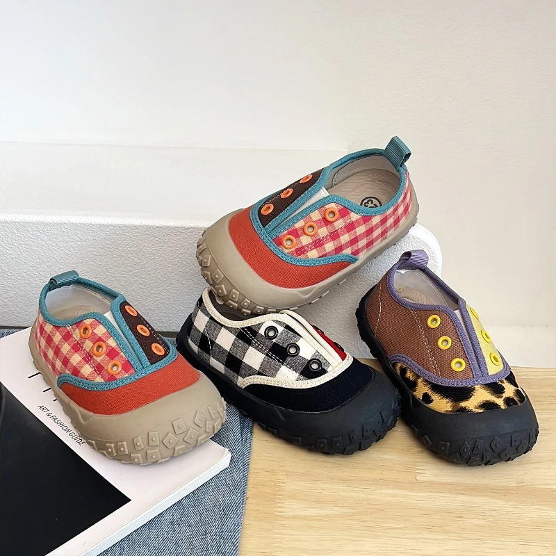 

Модная обувь для девочек, осень 2024, новые детские кроссовки на мягкой подошве, нескользящая парусиновая обувь для мальчиков, простая универсальная повседневная обувь для девочек Tenis