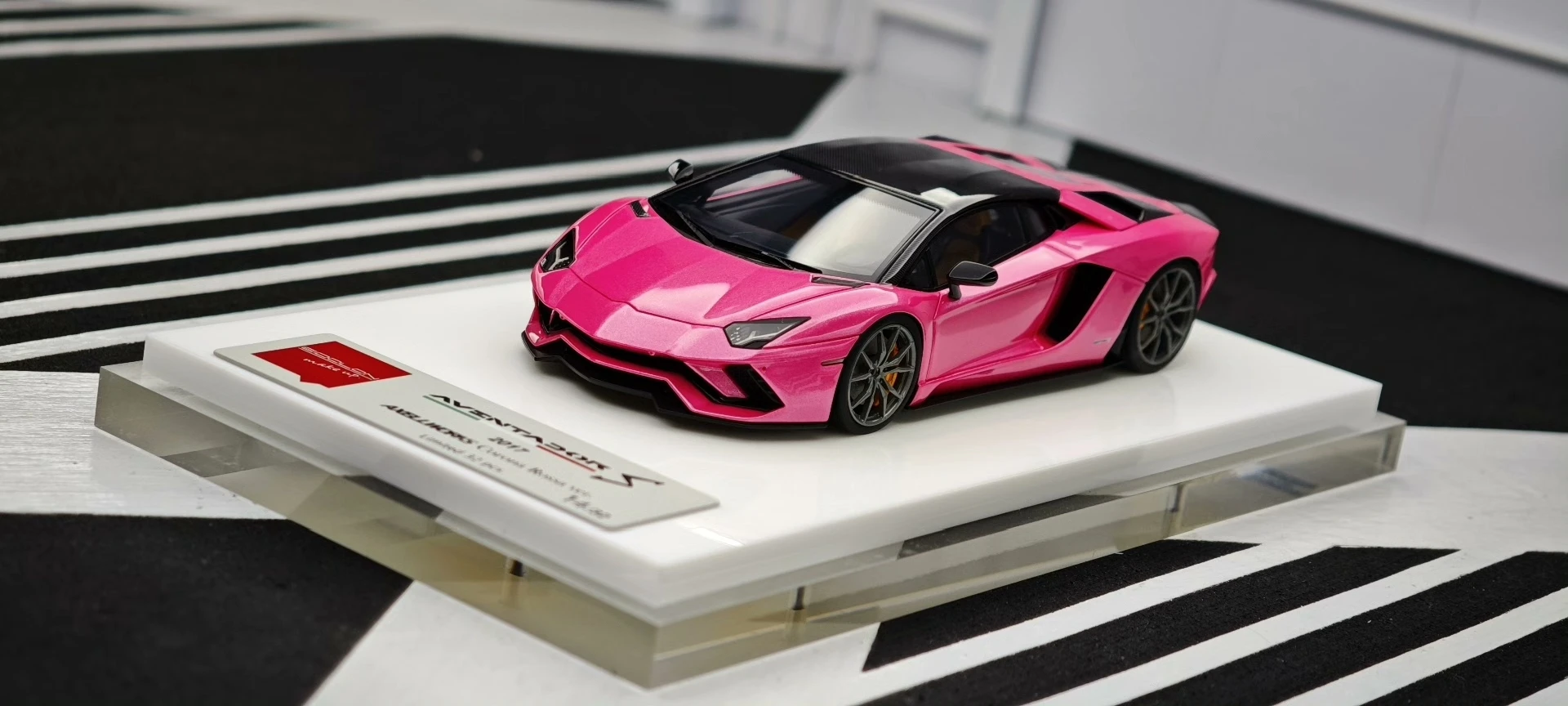

Make up 1:43 lp740 aventador S AX AW Pink Diecast Resin Model Car Limited edition
