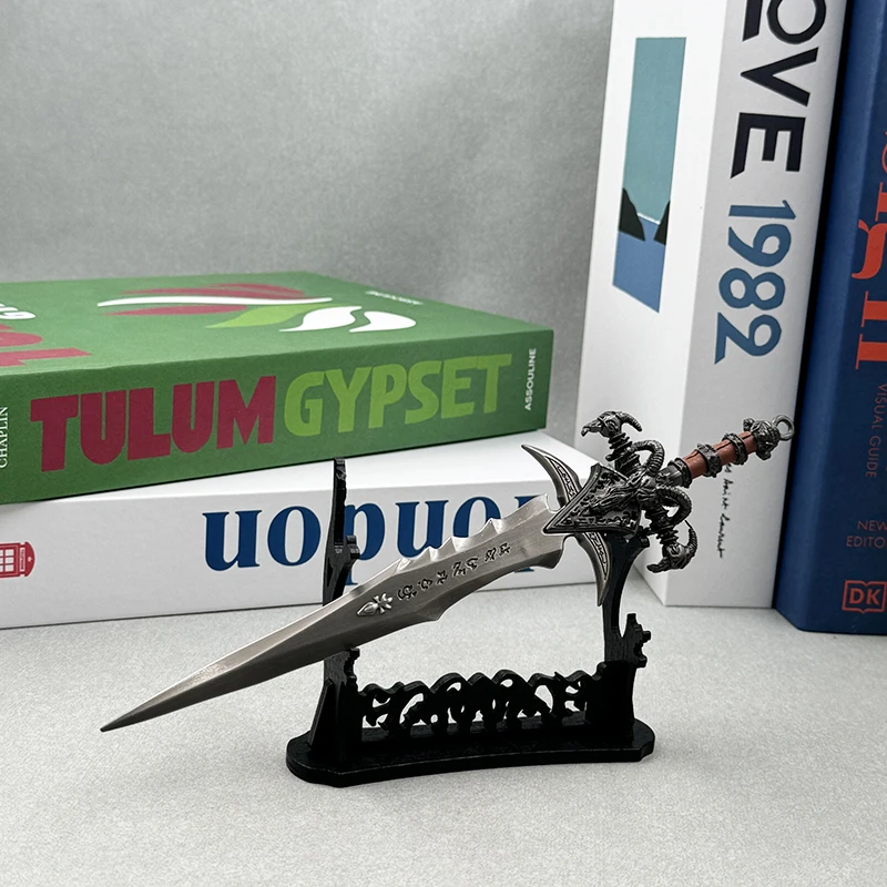 سيف فروستمورن بمقياس 1:6 طبق الأصل المعدني |   نموذج شفرة Runeblade ليتش كينج |   شاشة قابلة للجمع مقاس 22 سم