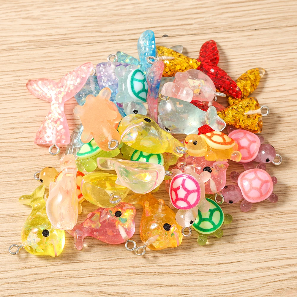 10 Stück niedliche Anhänger aus Kunstharz mit Meereslebewesen, Fischschwanz und Schildkröte für die Herstellung von Halsketten, Ohrringen, Armbändern, DIY-Bastelarbeiten und Schmuckzubehör – Detail 4