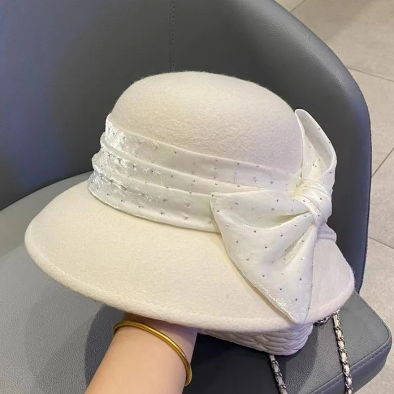 Hepburn style elegant wool felt hat women\'s winter fashion rhinestone lace bow fisherman hat Outdoor warm lampshade hat