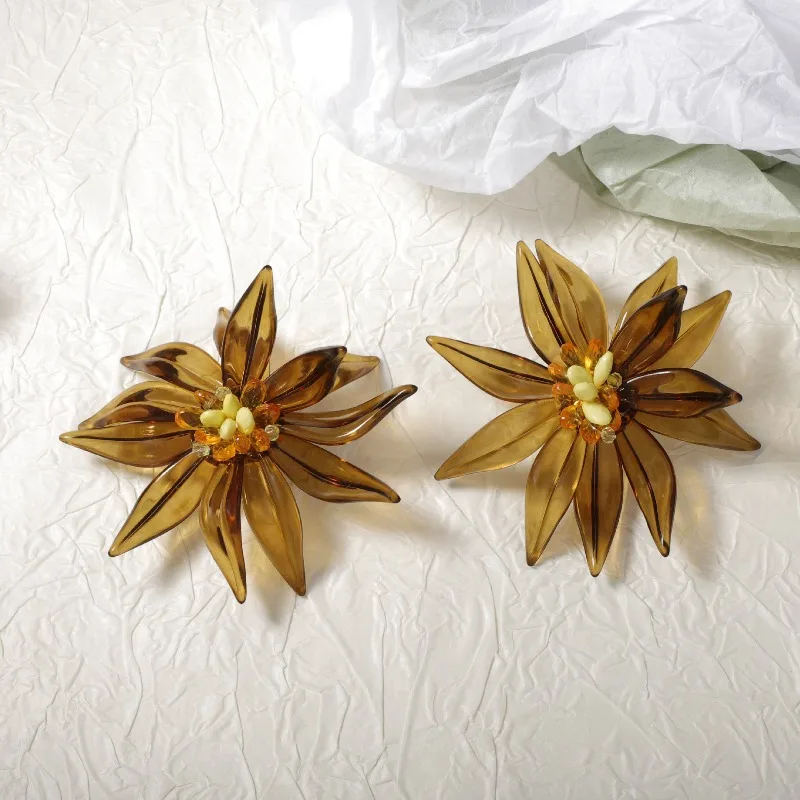 

Модные серьги-гвоздики с крупным белым цветком, элегантные, для женщин, для отпуска, банкетов и вечеринок