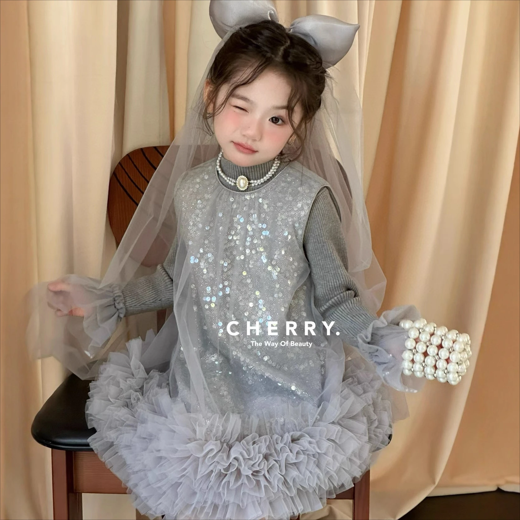 Meninas terno 2025 outono e inverno novas roupas infantis meninas bebê lantejoulas colete princesa saia camisola véu três conjuntos