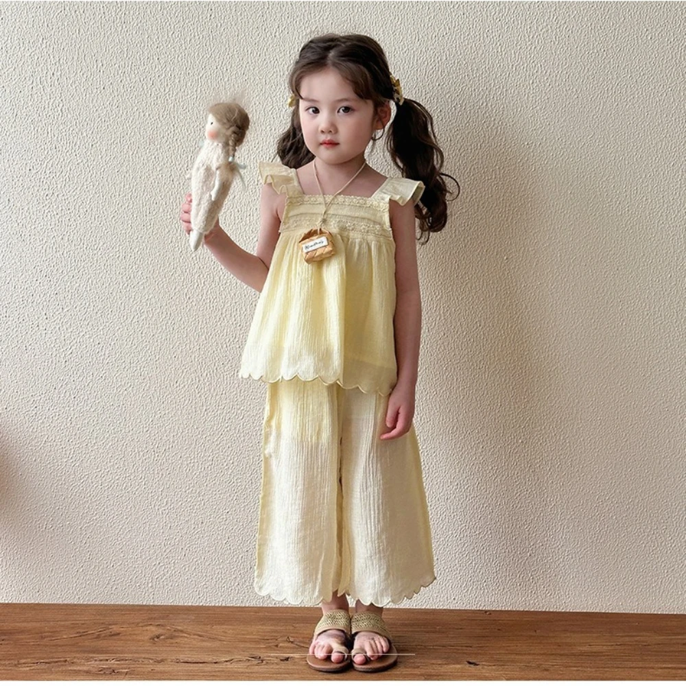 Bear Leader النسخة الكورية بلون الفتيات ملابس الصيف جديد أنيق الحلو حزام أعلى + بانت 2 قطعة مجموعة أزياء ملابس أطفال غير رسمية