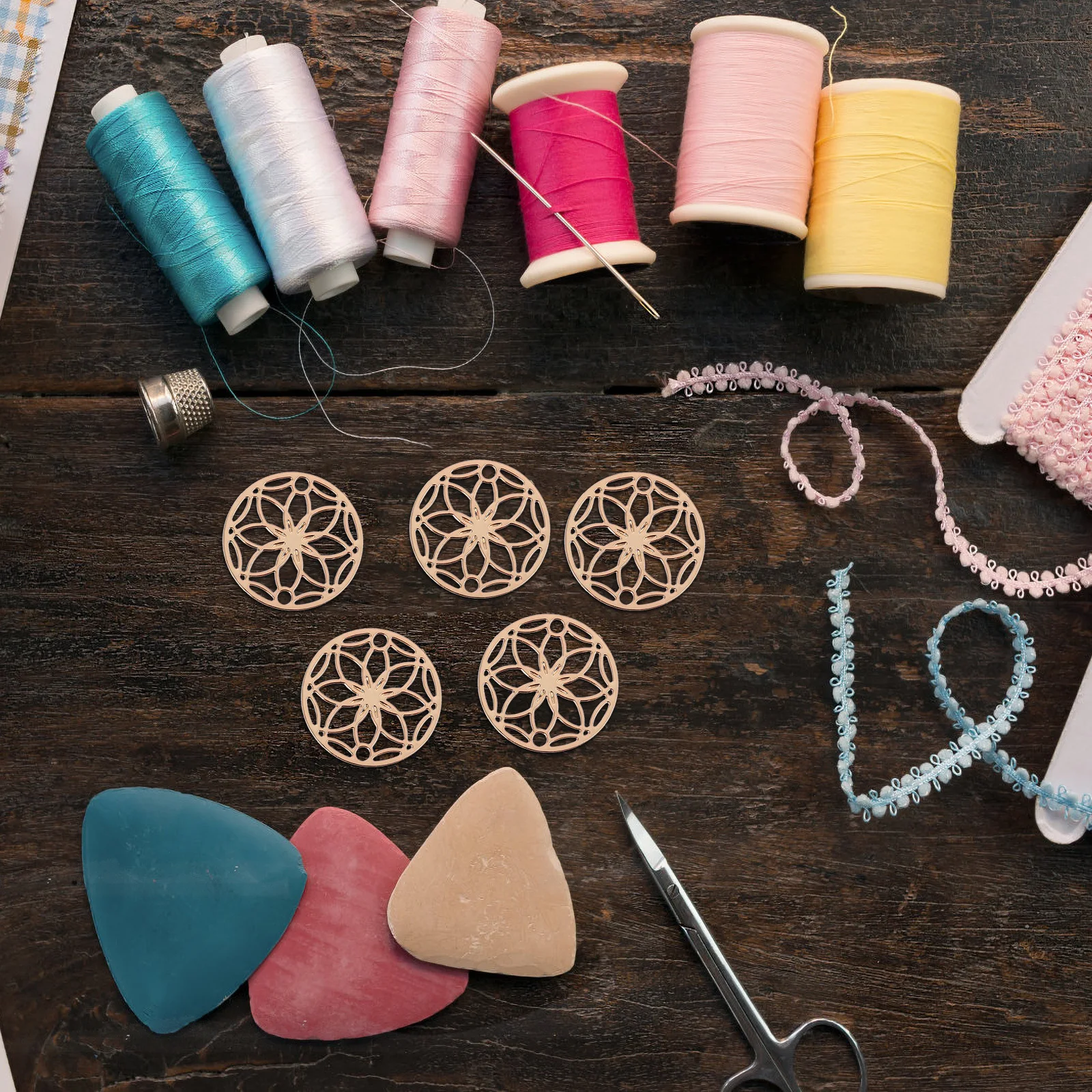 

200Pcs Copper Flower Pendants Exquisite DIY Jewelry Making Parts Supply for Necklace Bracelet Earrings Handmade Craft