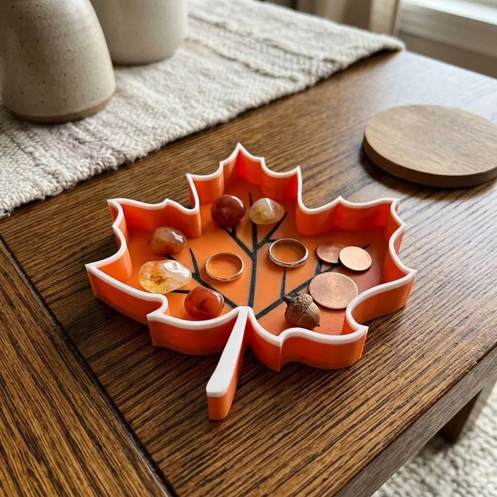 3D Printed Maple Leaf Trinket Tray Fall Theme Plastic Autumn Leaf Storage Tray Minimalist Maple Outline Entryway Key Dish