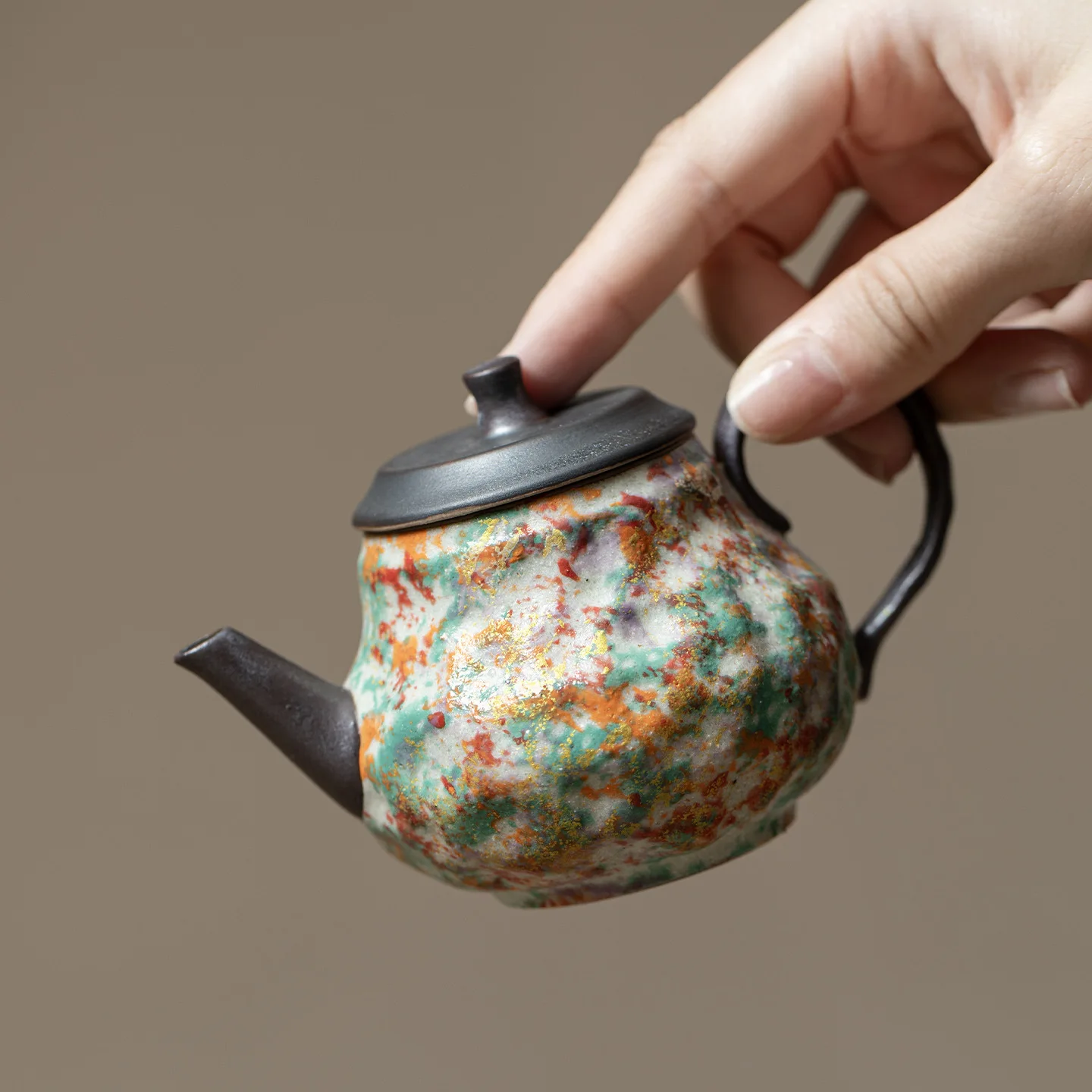 

Colorful Rock Mineral Old Rock Mud Teapot Gold Thread Colorful Rock Handmade Pottery Tea Brewing Pot Tea Infuser Tea Kettle