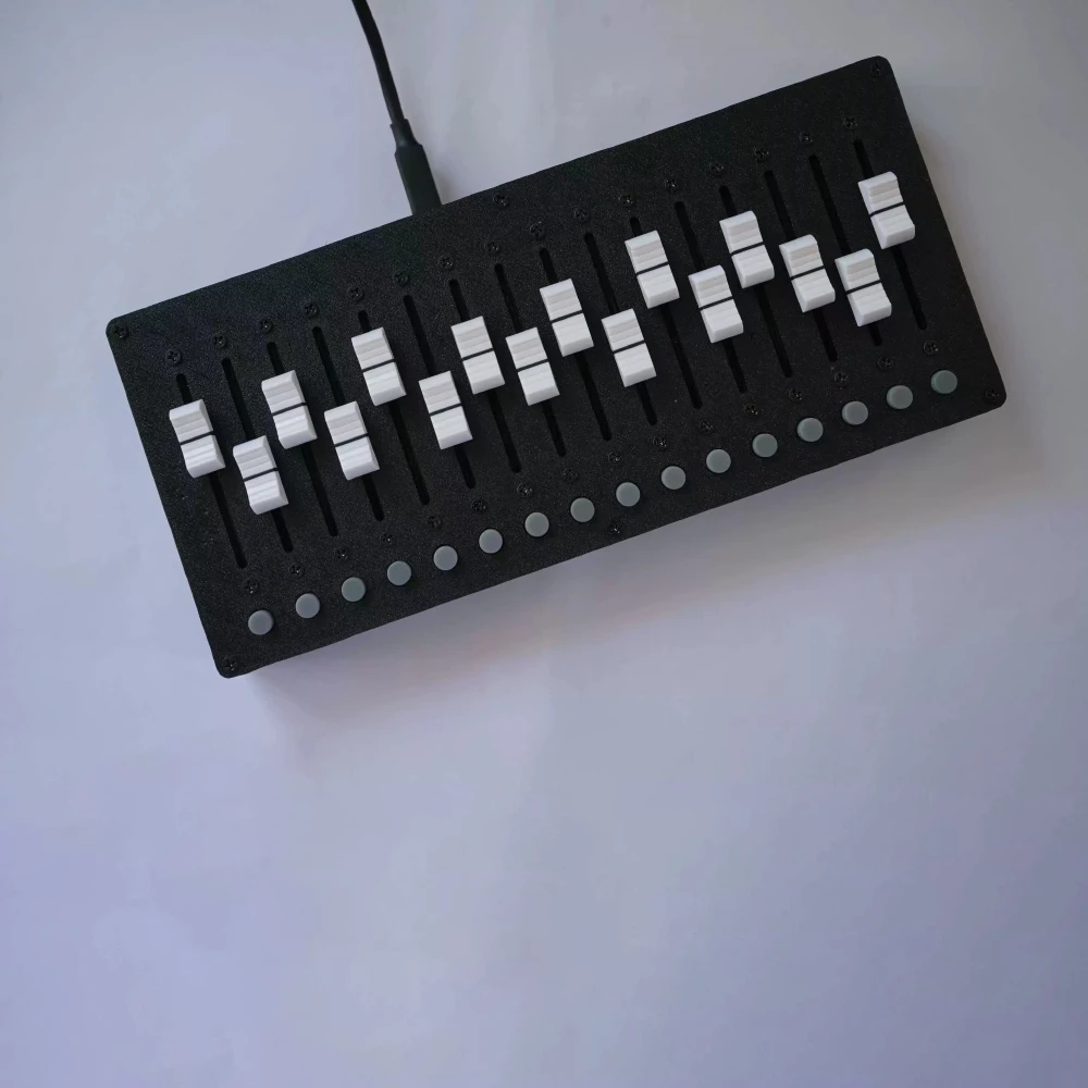 16-Track MIDI Controller Mixer Fader Controller, 60mm Slider, Type-C to USB, 1.5m Cable, Random Color