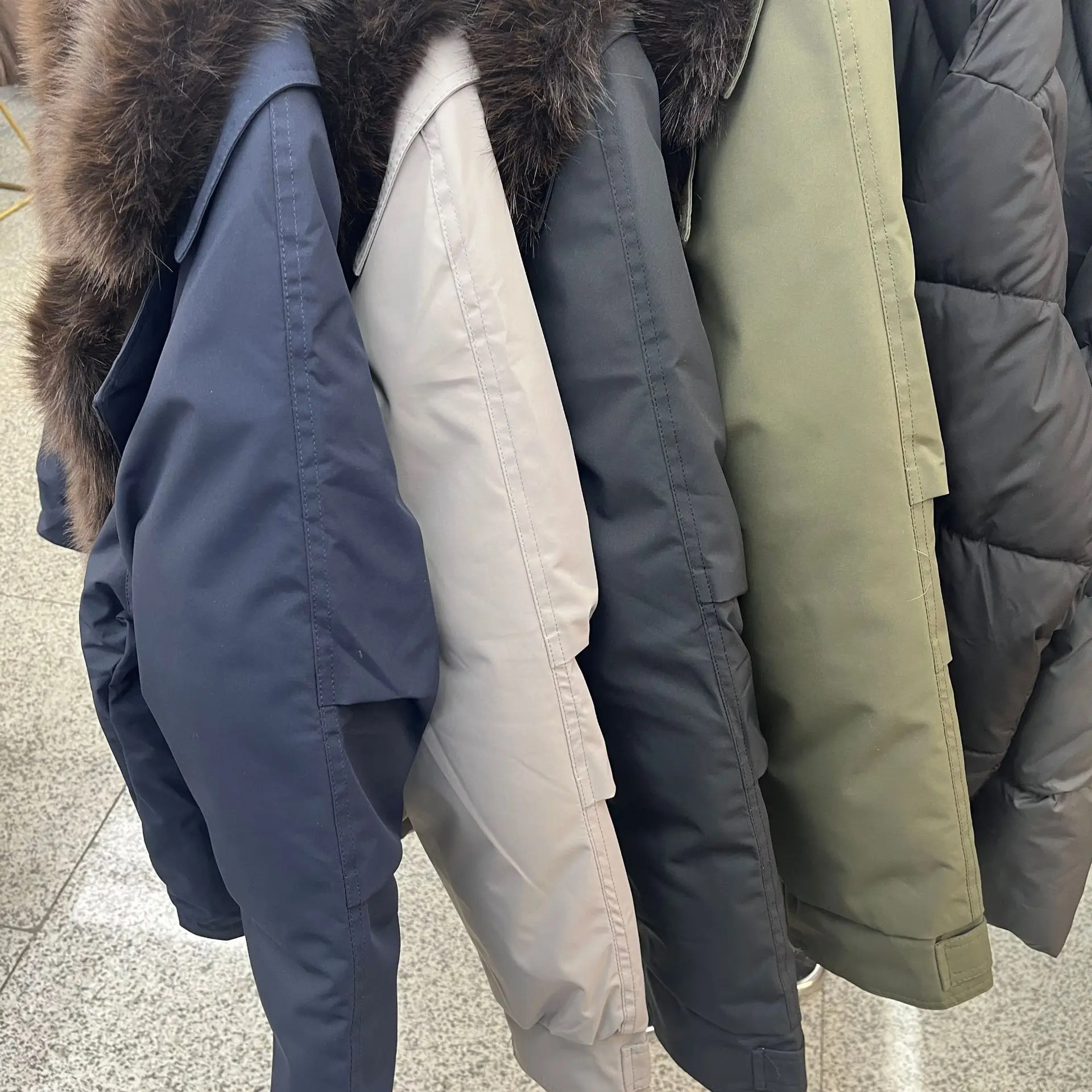 النمط الأوروبي صديقة للبيئة كبيرة الثعلب الفراء طوق سترة قطن قصيرة للنساء الكورية Ins معطف سترة فضفاض غير رسمي الخريف الشتاء