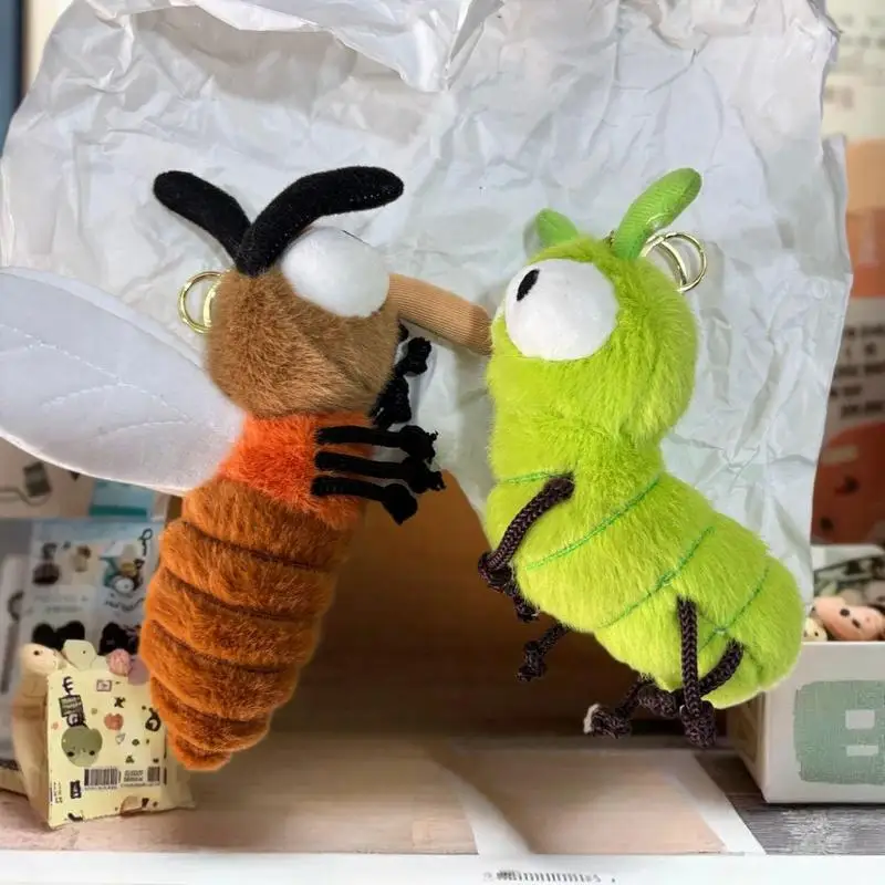 Lindo dibujo animado creativo insectos mosquitos orugas cucarachas llavero de felpa muñeca colgante Kawaii mochila adorno Decoración