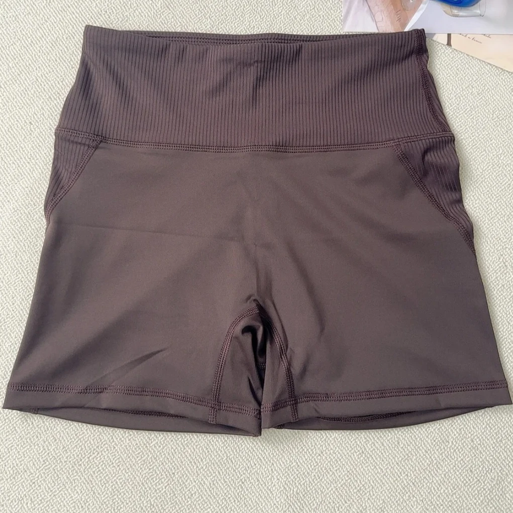 

VEQSKING Women's Striped High Waisted Yoga Shorts, Breathable and Slim Fit for Slimming and Quick Drying Fitness Running Pants