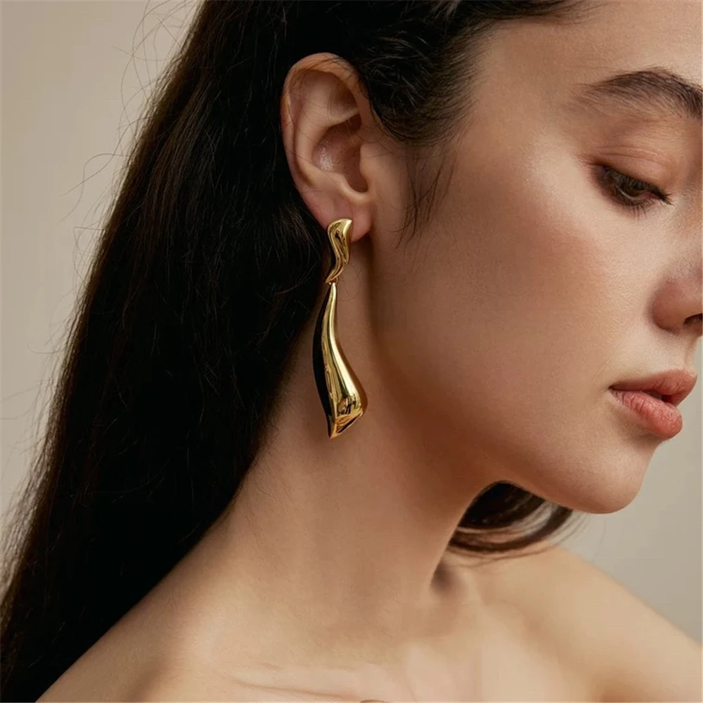 

French Elegant Pendant Waterdrop Earrings Fashionable Classy Dangle Studs Suitable for Ladies Styling