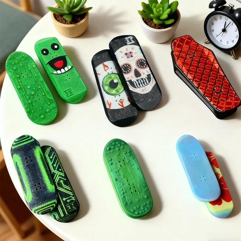 Finger Skateboards Magnetic Mini Deck Fidget Finger Skate Board For Kids Party Boys Classroom Birthday New Year Gifts