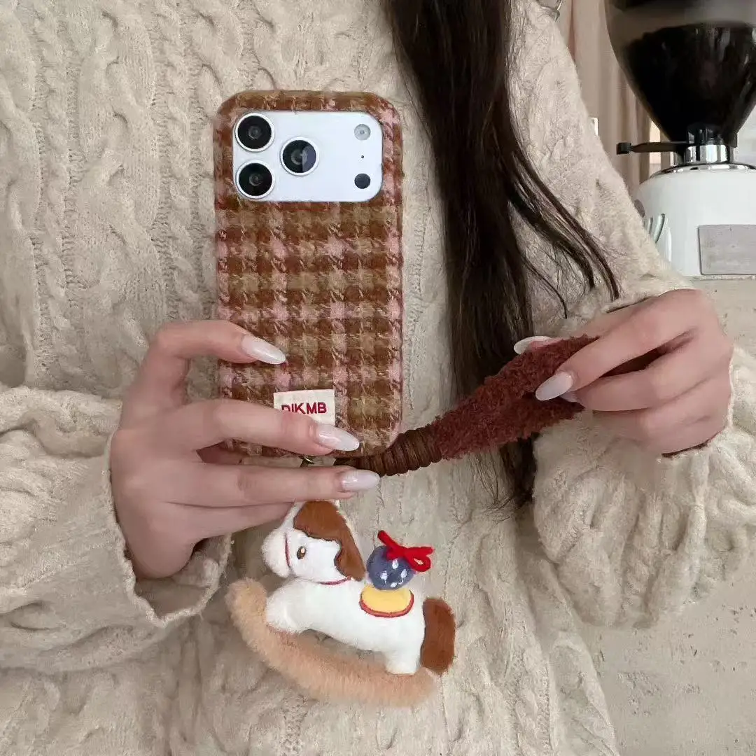 

Pink and green check pattern phone case with a horse pendant for phone protection. Suitable for iPhone series Winter and autumn