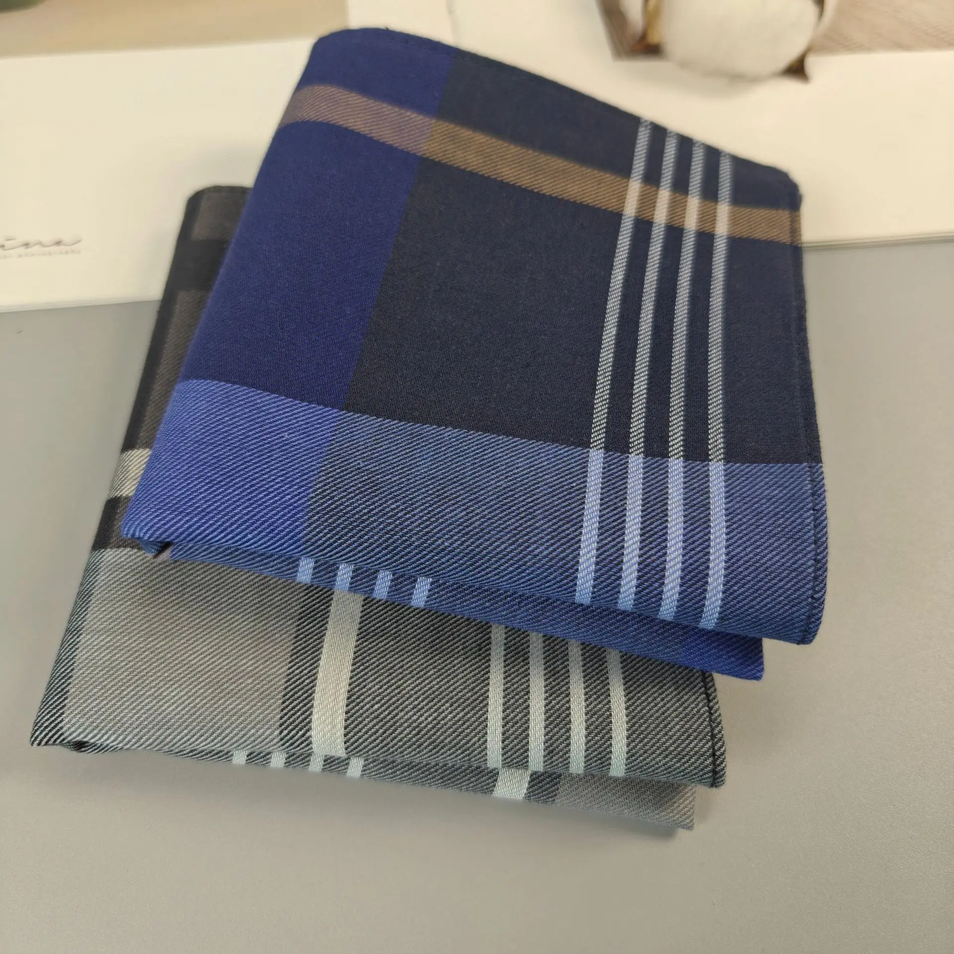 Classic Vintage Plaid Handkerchiefs 2-Pack 45CM 100% Cotton Pocket Squares, Elegant Navy Black Red Gentleman Gift & Carry