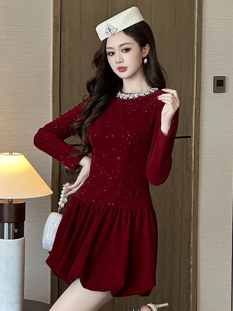 女性のイブニングドレスレッドベルベット光沢のある O ネックスリムミニショートドレスエレガントな高級女性パーティープロム Vestidos クリスマス新年