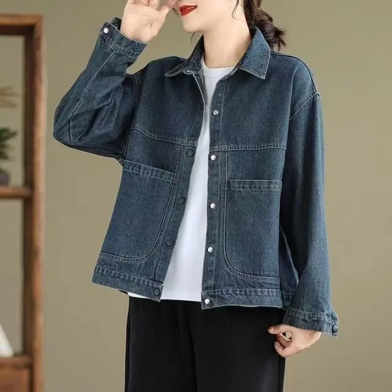 Damen-Jacke aus dunklem Denim mit großen Taschen, Revers, einreihig, locker geschnitten, langärmelig, lässiges und vielseitiges Oberteil