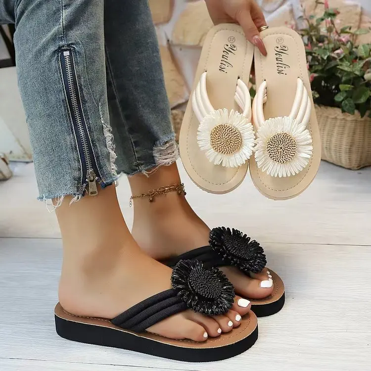 Women's Fashion Retro Sunflower Ethnic Style Flip Flop 2026 Summer New Large Size Resort Style Casual Flat Non-Slip Flip Flop
