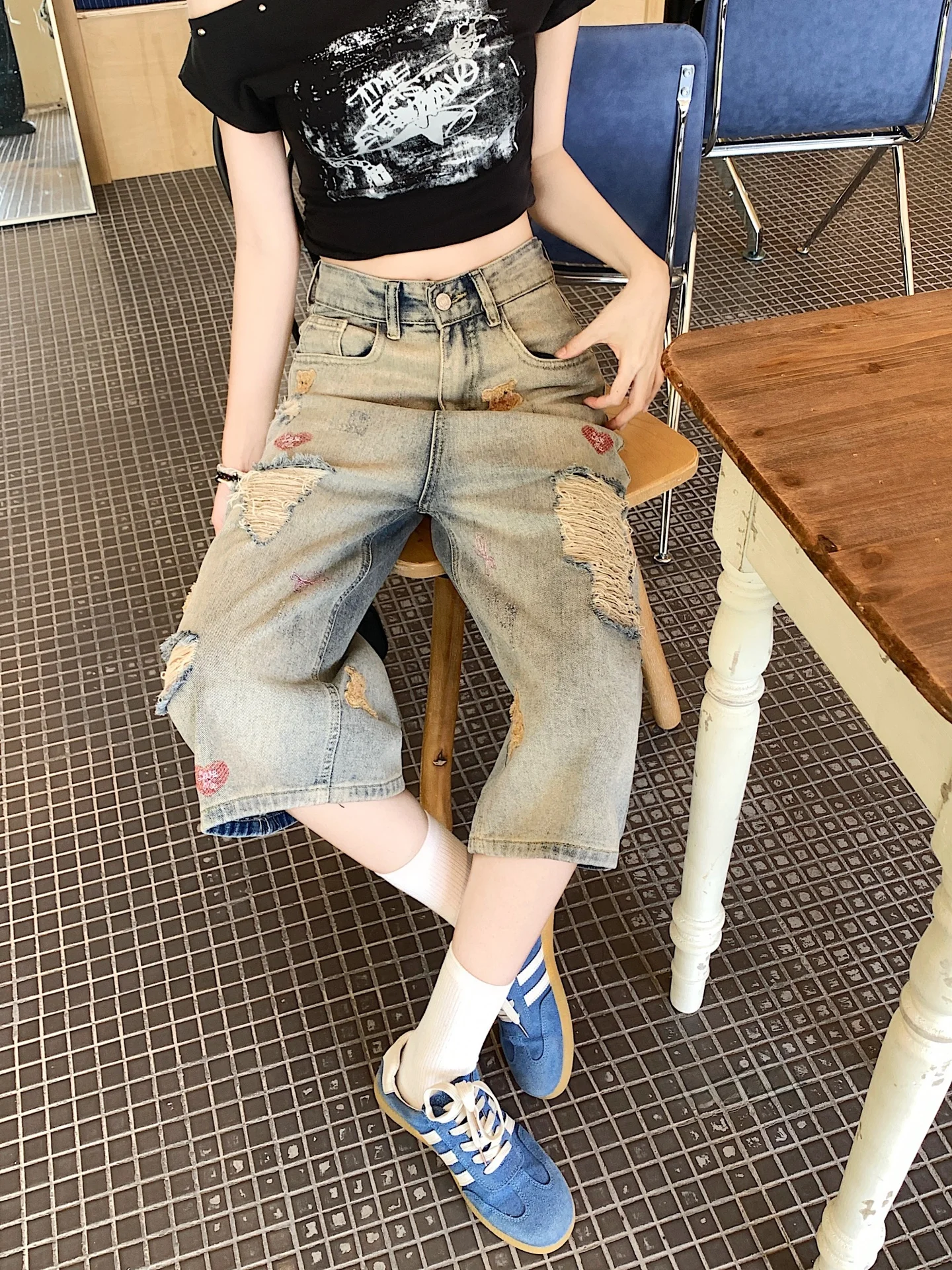 سراويل نسائية من قماش الدنيم هيب هوب ممزقة مطرزة فضفاضة مقاس كبير سراويل متوسطة من سبعة أقدام كاجوال Sle عالية...