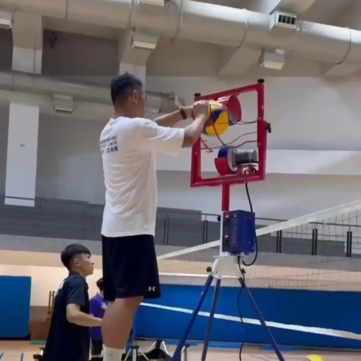 Portable volleyball serve machine adjustable high speed suitable for teaching and training