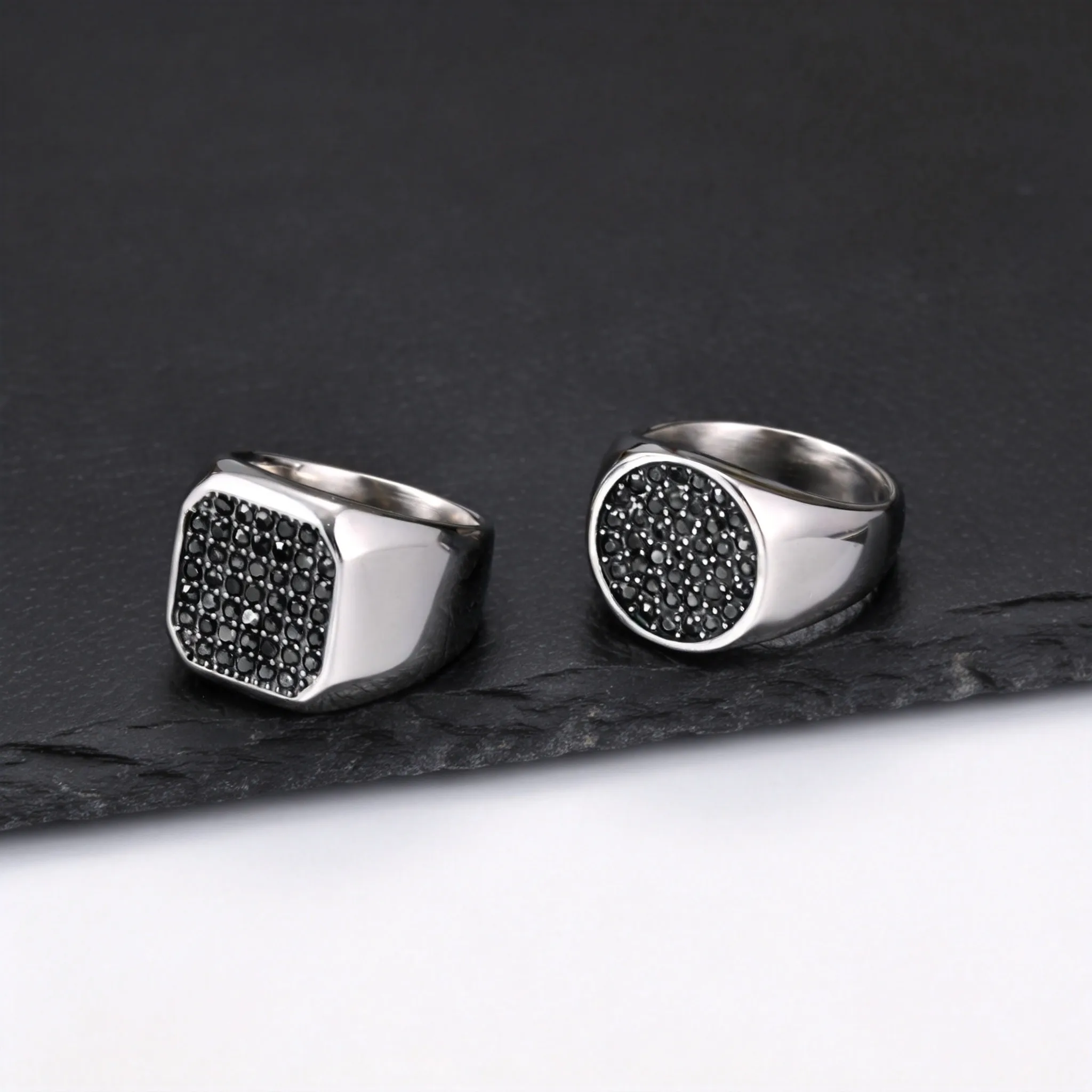Schwarzer Zirkon-Siegelring für Männer und Jungen, wasserdichter Statement-Ring aus Edelstahl, Punk-Hip-Hop-Schmuck, Geburtstagsgeschenk – Detail 4