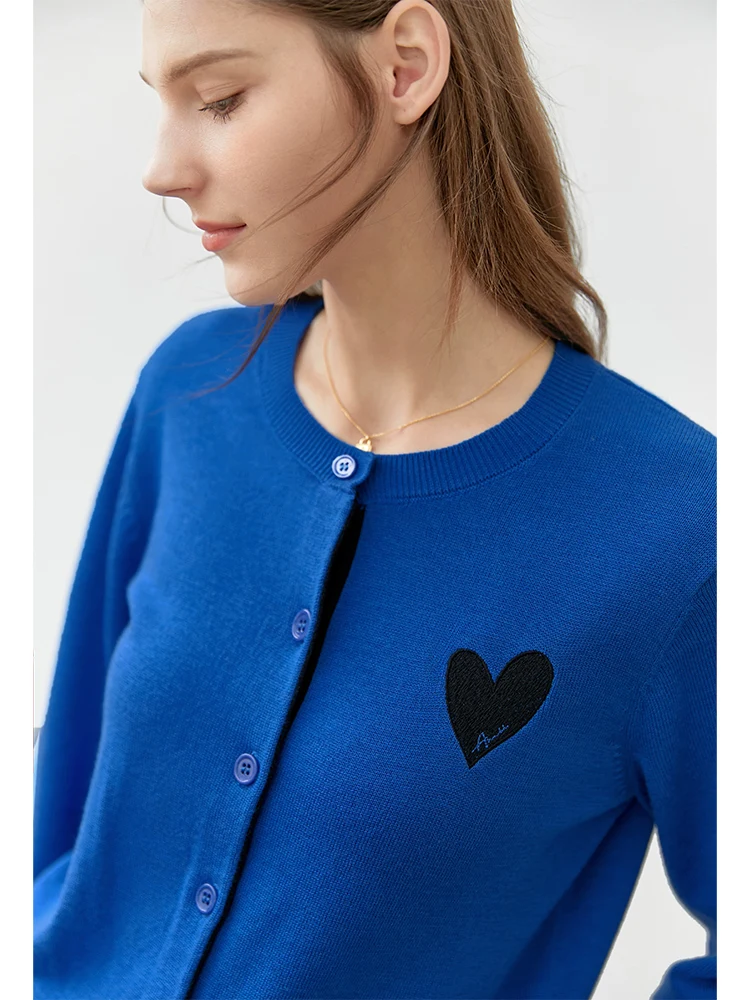 AMII Cardigan lavorato a maglia minimalista per le donne 2023 autunno nuovo amore ricamo semplice sottile girocollo femminile maglioni pieni 12343350