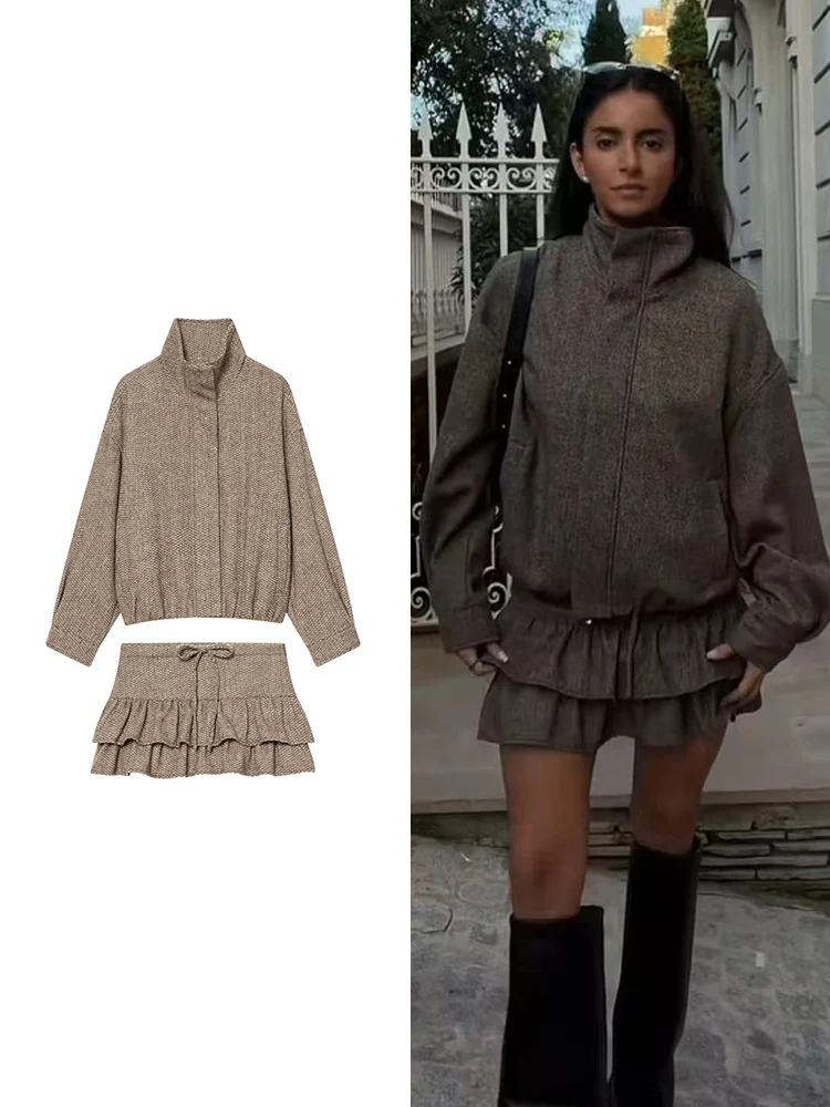 

Women Vintage Tierred Mini Skirt Set Chic Street Style Turtleneck Zipper Loose Jacket Female Elegant Fashionable Skirt Outfits