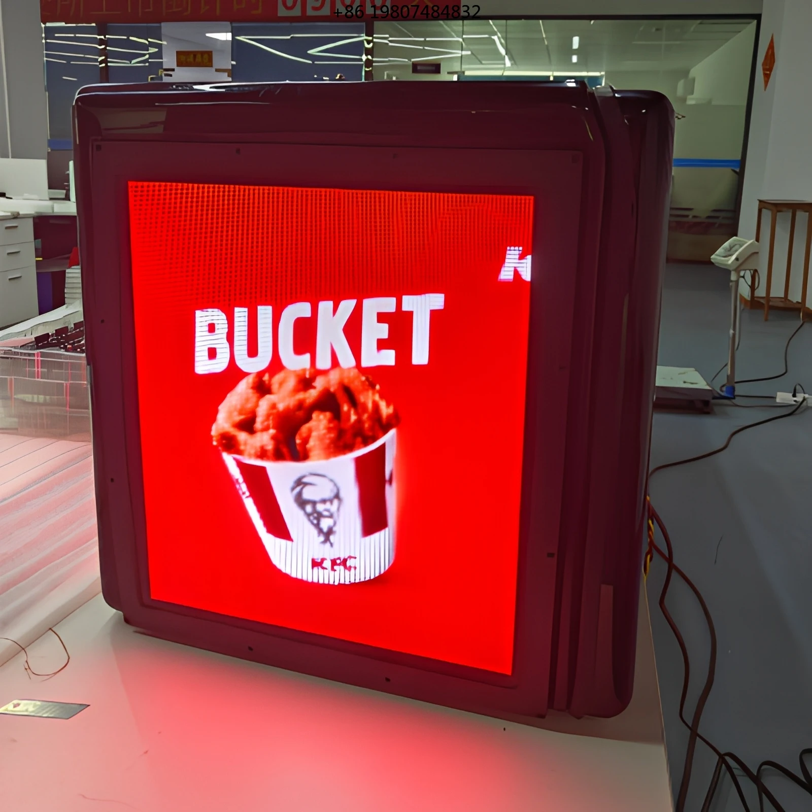 

P3 IP65 3-Side LED Food Delivery Box Display, 4G GPS WiFi Smart Advertising Screen for Motorcycle Takeaway
