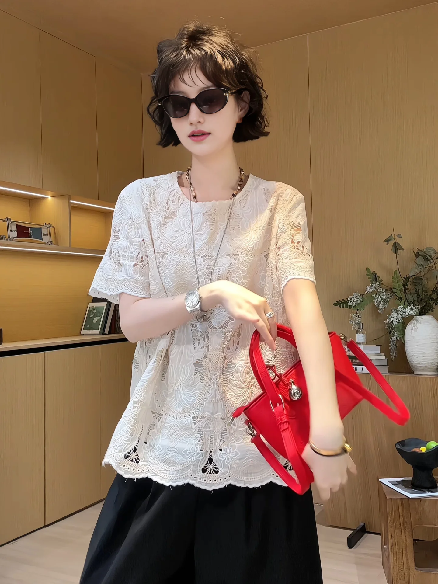 

plus Size Embroidered Hollow out Heavy Work Short Sleeve Lace Shirt Summer New Style Slimming Beautiful Top for Women