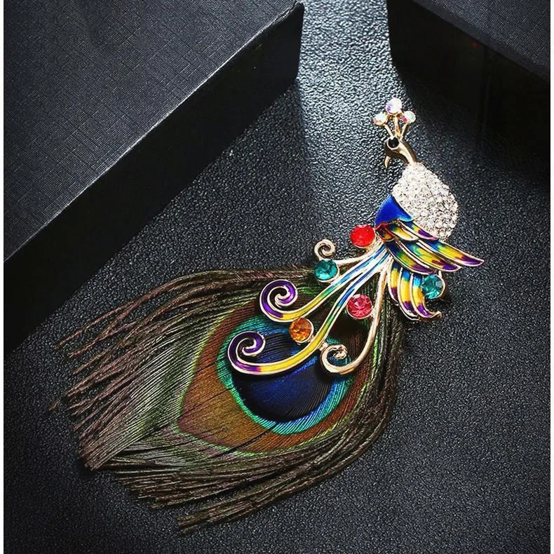 

feather Pin, high-end crystal Pins, Pin, shawl buckle, suit Pin wholesale Stylish and elegant style, peacock