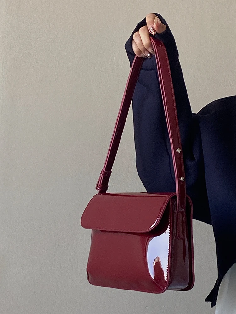 Women One Shoulder Bag Vintage Wine Red Patent Leather 2022 New Fashion Underarm Bag All-match Messenger Bags