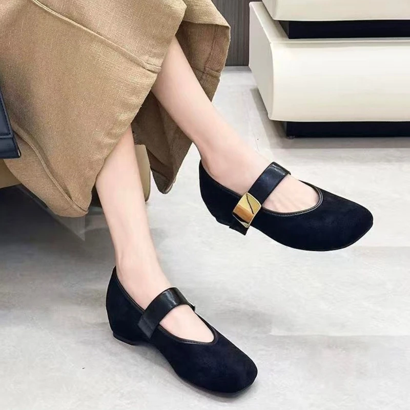 

Shallow Mouthed Flat Sole Single Shoe for Women 2026 New Spring and Autumn Soft Sole Shoes Round Toe Retro Mary Jane Shoes