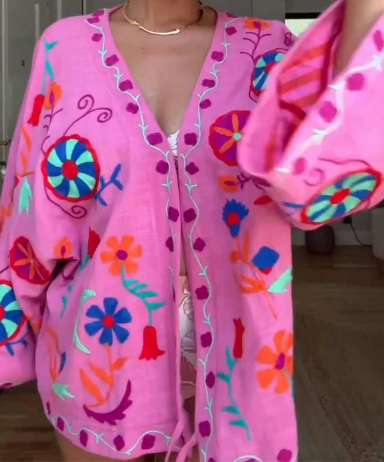 

Женская винтажная женская универсальная верхняя одежда, новинка 2025, осенняя свободная женская куртка с вышивкой, розовое пальто на шнуровке с длинными рукавами и v-образным вырезом