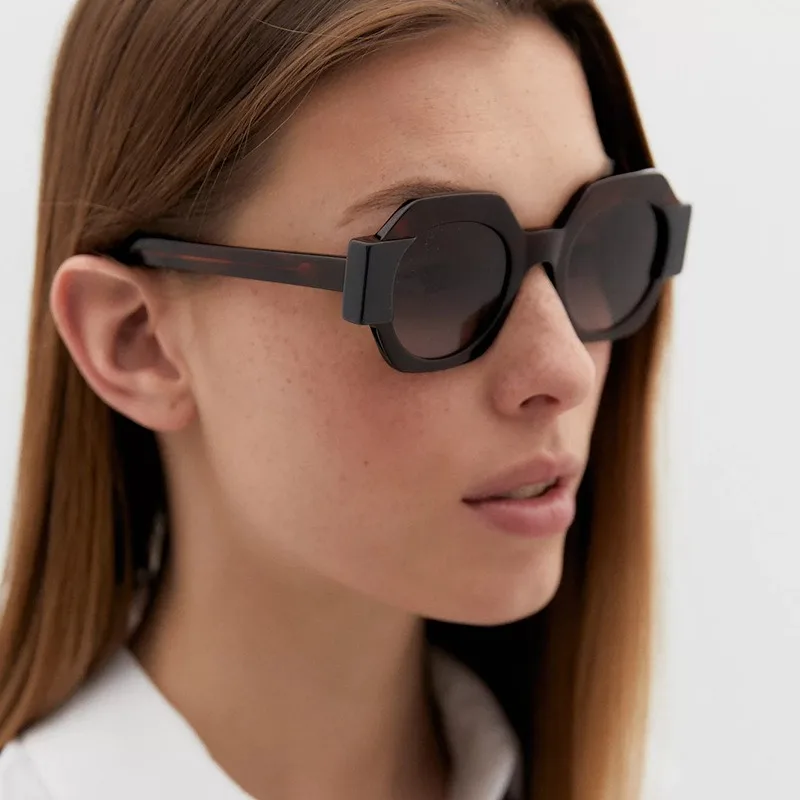 Fashion Trend Personalized Sunglasses 2026 New Women Brand Designer Color Patchwork Retro Female Shades Travel Casual Eyewear