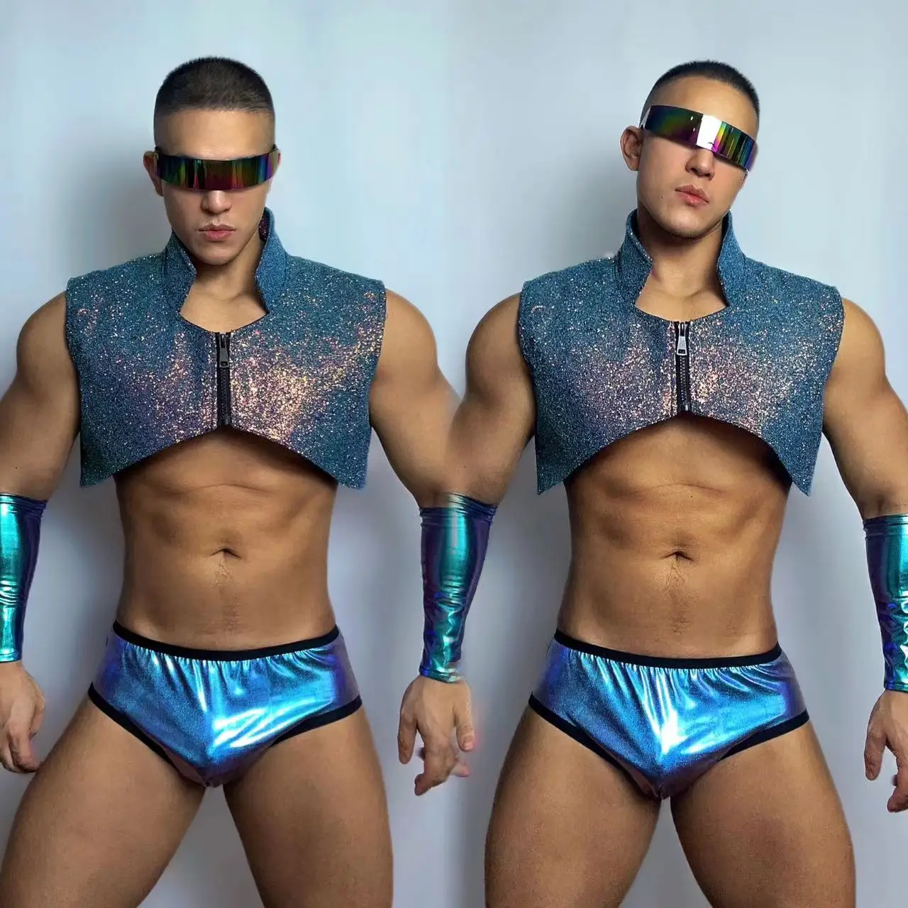 

2023 New Male Pole Dance Costume Sequins Tops Laser Shorts Nightclub Bar Gogo Dancer Stage Outfit Dj Rave Clothing VDB6864