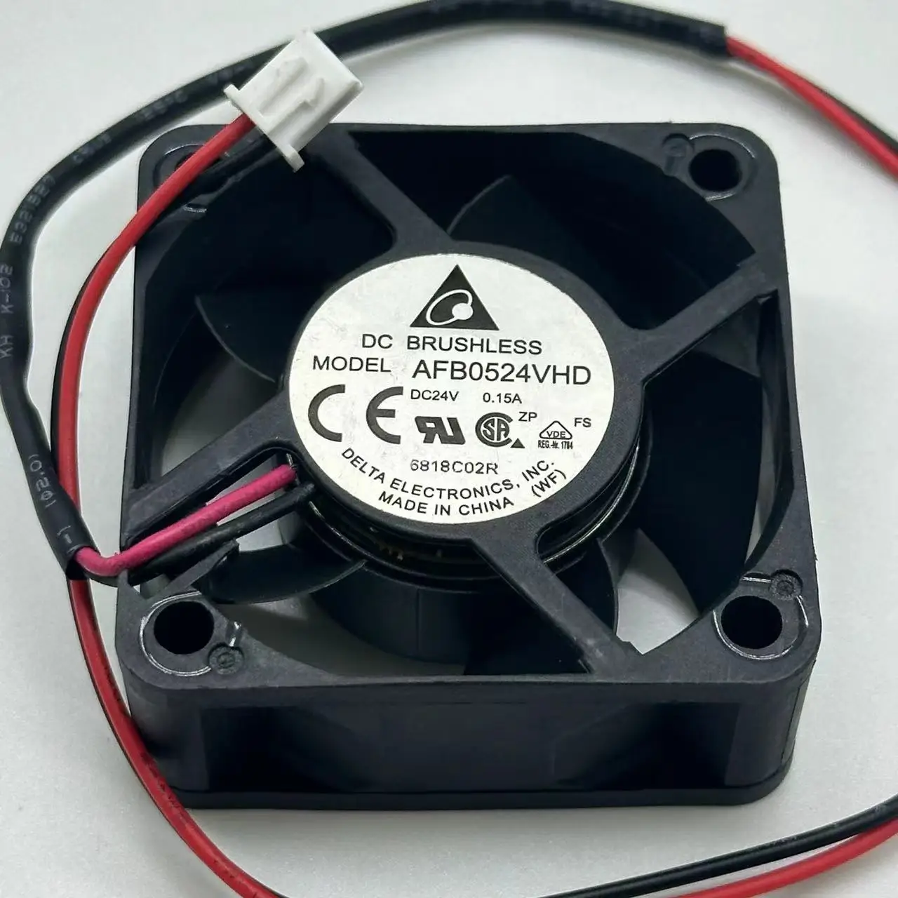 

Delta Electronics AFB0524VHD DC 24V 0.15A 50x50x20mm 2-Wire Server Cooling Fan