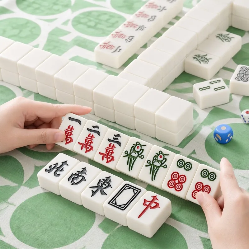 Mahjong tiles are hand-rubbed large and medium first-class hand-played Sichuan sparrow red mid-to-high-end ivory gift